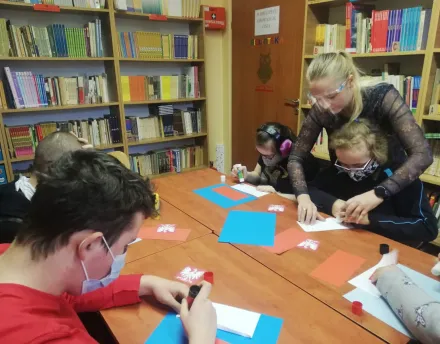 LEKCJE BIBLIOTECZNE – „CZYTAMY DZIECIOM”