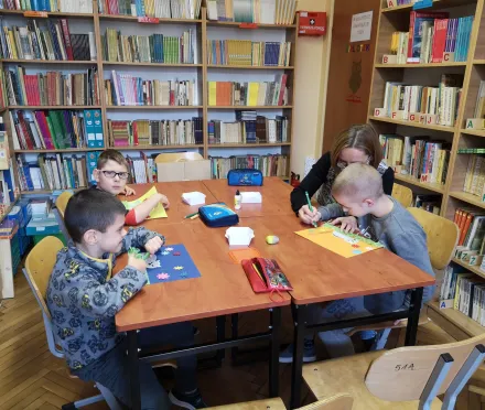 LEKCJE BIBLIOTECZNE – „CZYTAMY DZIECIOM”