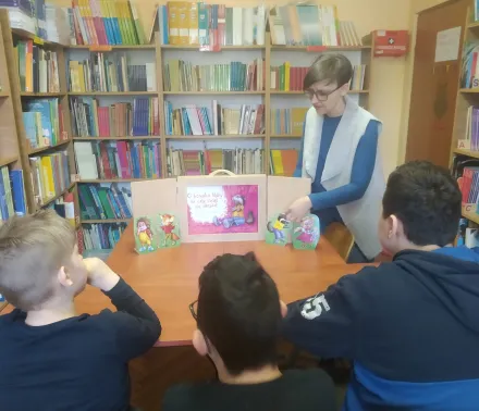 LEKCJE BIBLIOTECZNE – TEATRZYK KAMISHIBAI I ORIGAMI