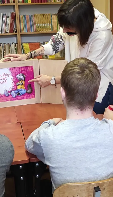 LEKCJE BIBLIOTECZNE – TEATRZYK KAMISHIBAI I ORIGAMI