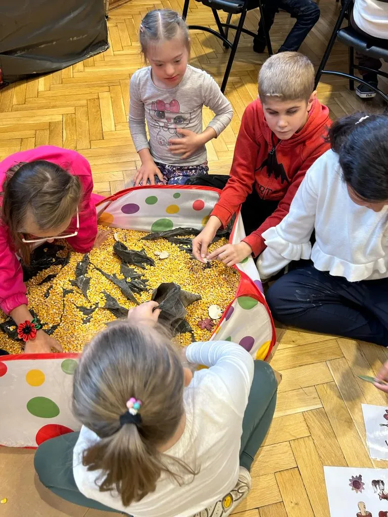 Cztery pory roku. Kreatywne gry i zabawy