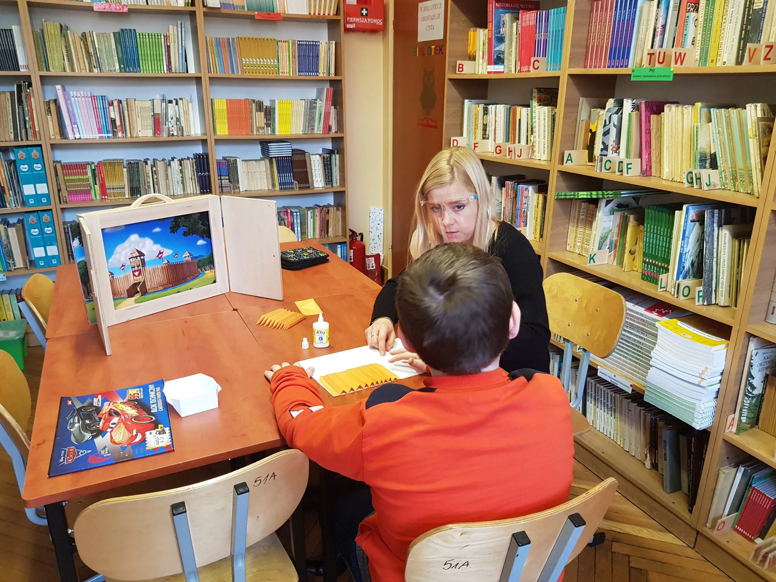 LEKCJE BIBLIOTECZNE – „CZYTAMY DZIECIOM”