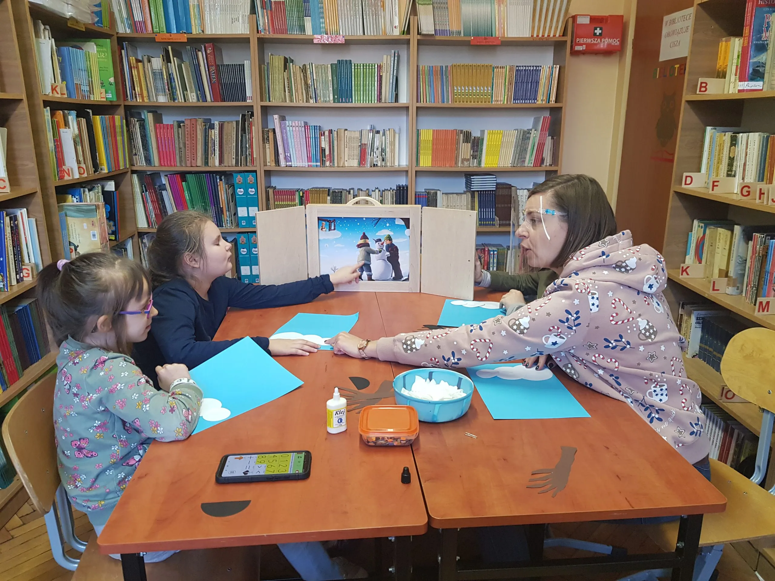 LEKCJE BIBLIOTECZNE – „CZYTAMY DZIECIOM”