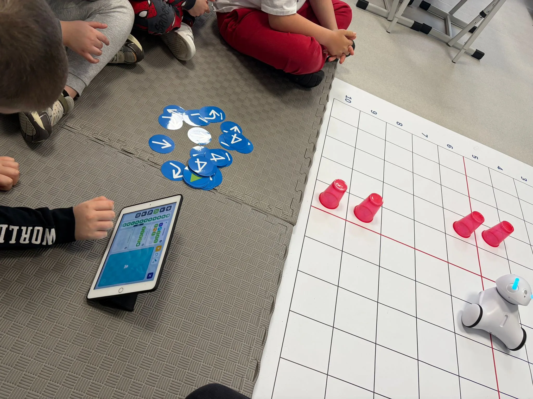 Zajęcia z wykorzystaniem robotyki i programowania (2828)