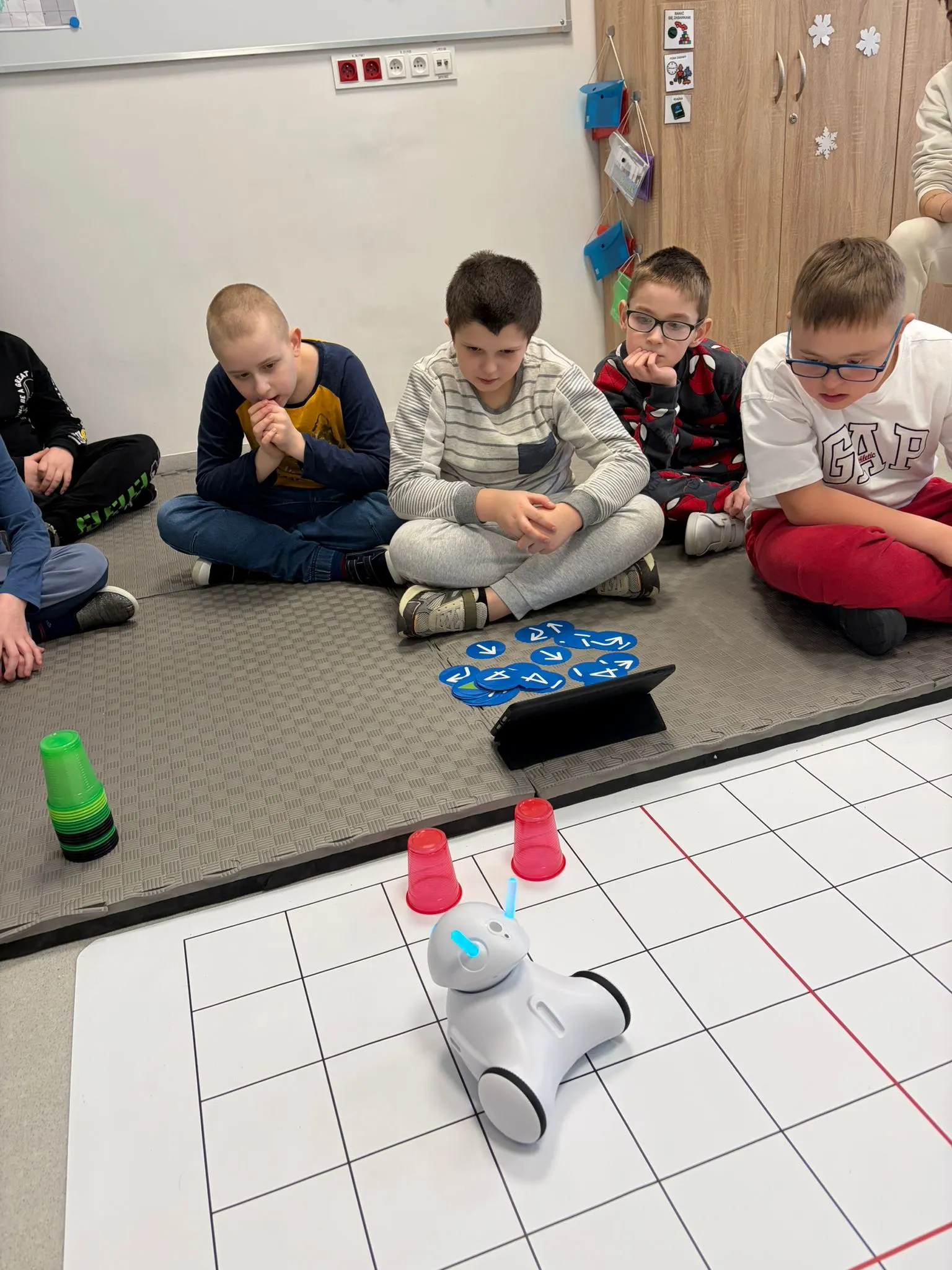 Zajęcia z wykorzystaniem robotyki i programowania (2828)