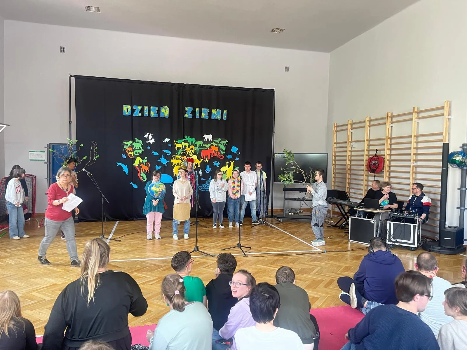 Starsze klasy uczą się, jak dbać o naszą planetę
