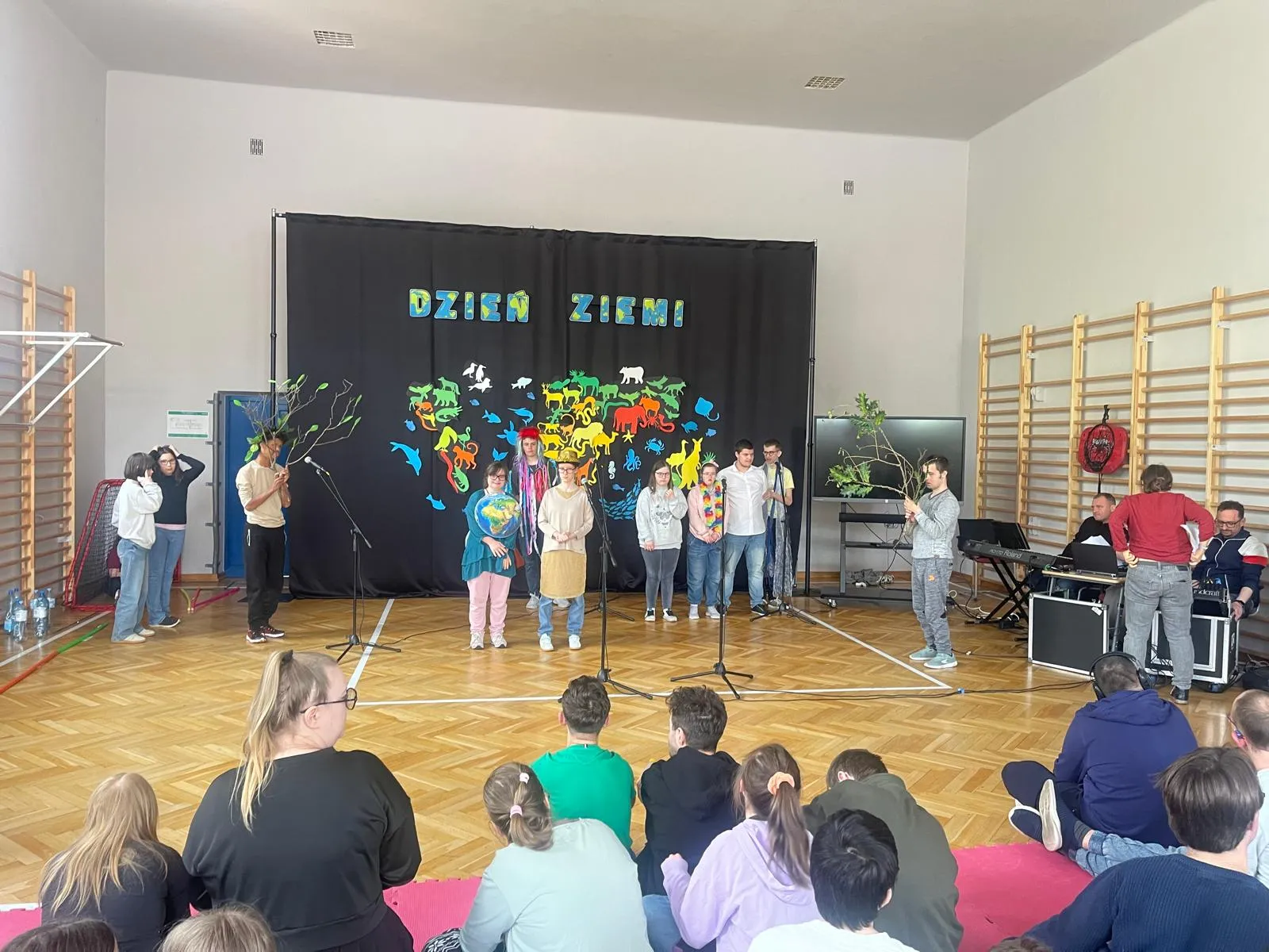 Starsze klasy uczą się, jak dbać o naszą planetę