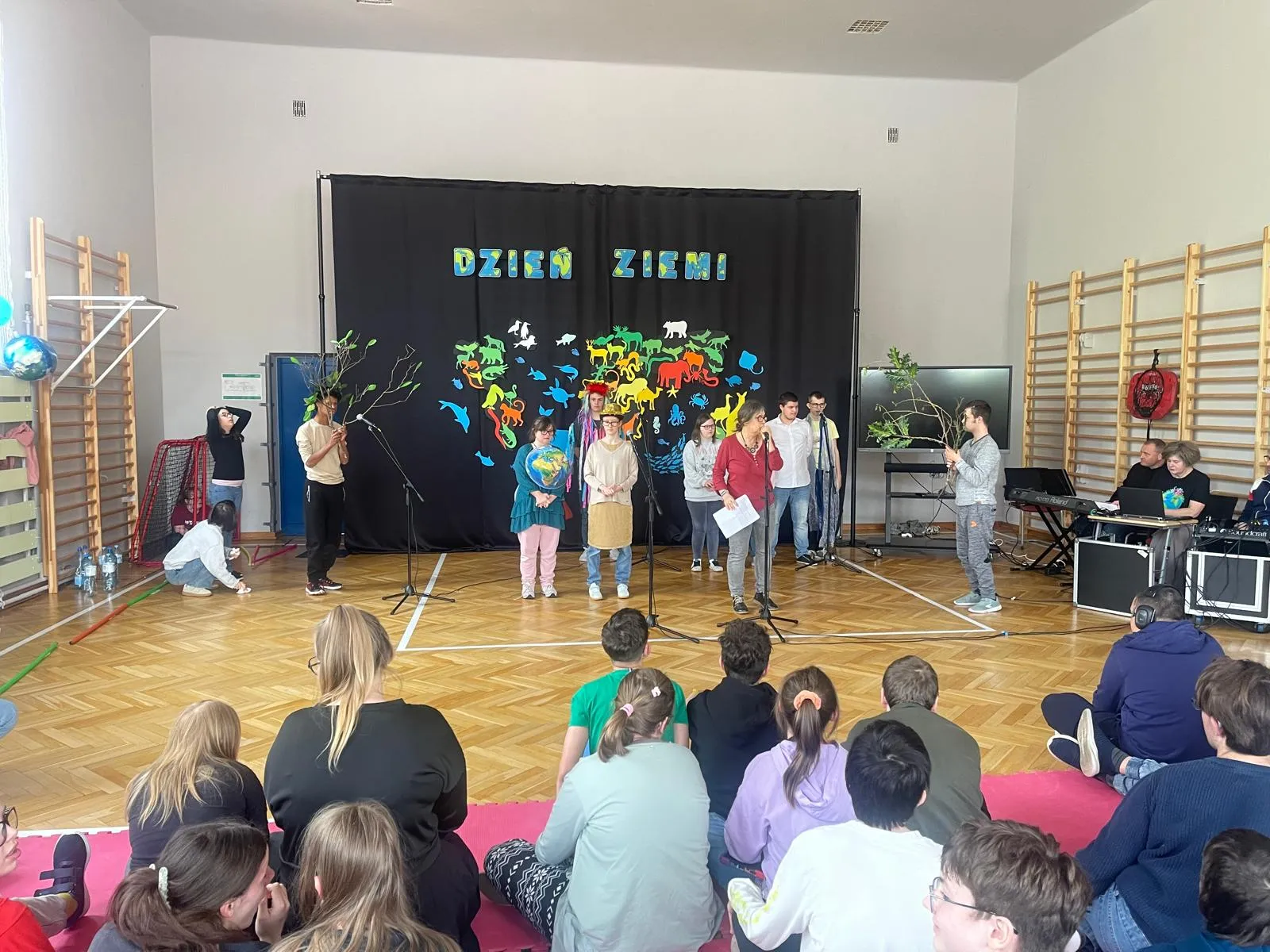 Starsze klasy uczą się, jak dbać o naszą planetę