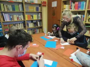 LEKCJE BIBLIOTECZNE – „CZYTAMY DZIECIOM”