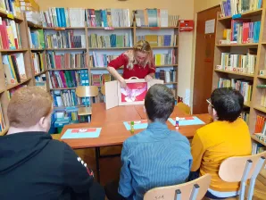 LEKCJE BIBLIOTECZNE – „CZYTAMY DZIECIOM”