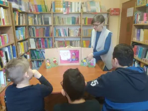 LEKCJE BIBLIOTECZNE – TEATRZYK KAMISHIBAI I ORIGAMI