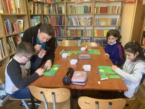 LEKCJE BIBLIOTECZNE – TEATRZYK KAMISHIBAI I ORIGAMI