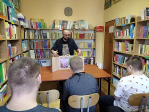 LEKCJE BIBLIOTECZNE – TEATRZYK KAMISHIBAI I ORIGAMI
